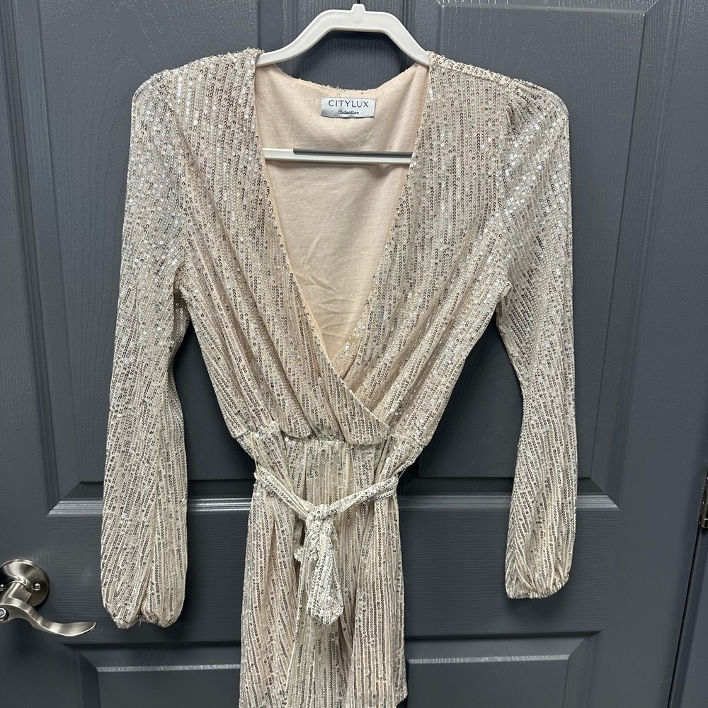 City Lux Sequin Romper. Size small. Never worn. Silver rosy gold sequins. - Picture 2 of 5